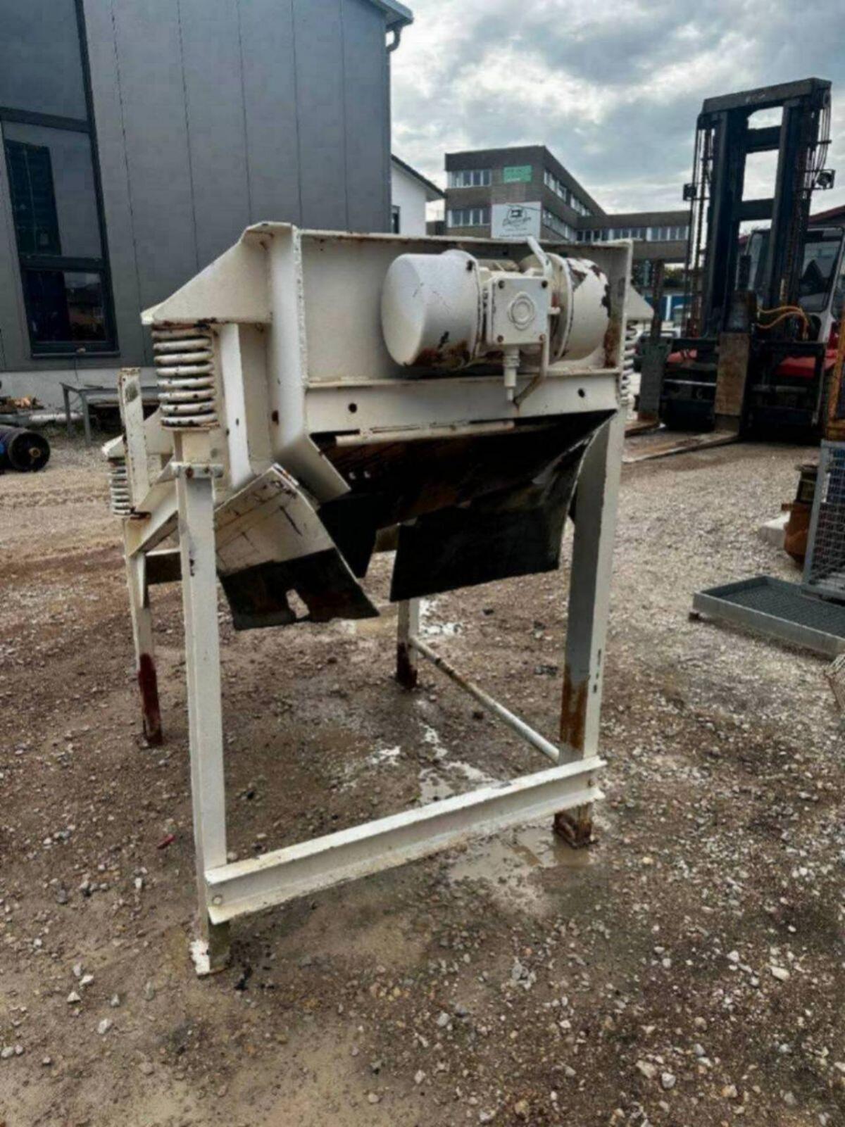 Siebmaschine Vibrationssieb Erde Sand Kompost 3