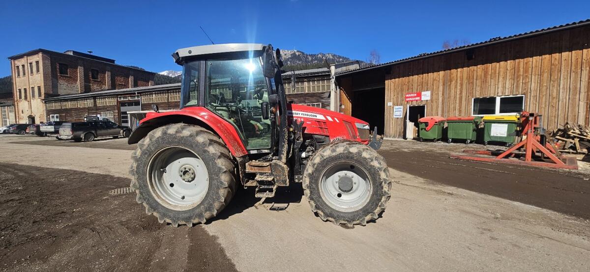 Massey Ferguson 5611 3