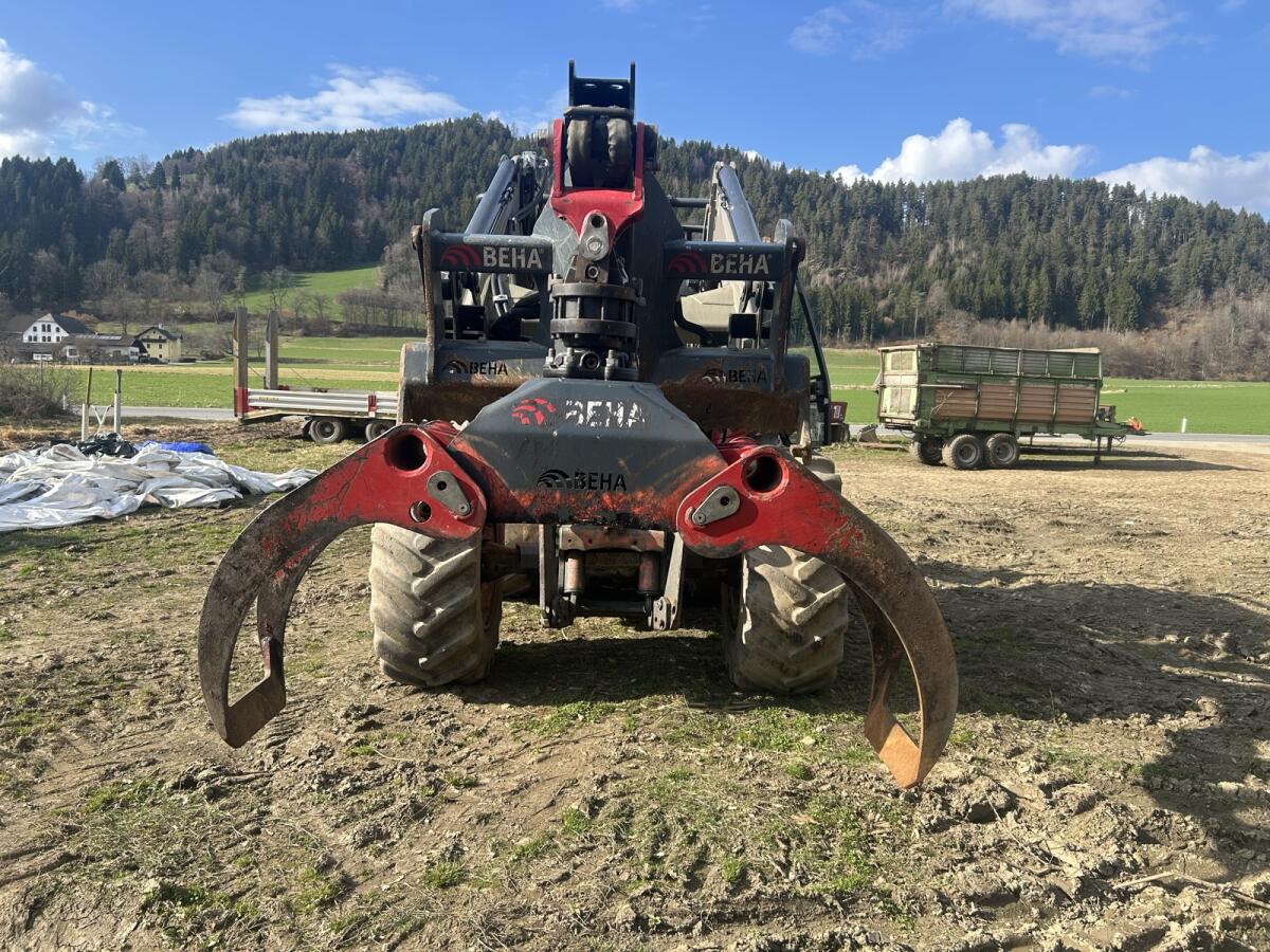 Valtra N122 3