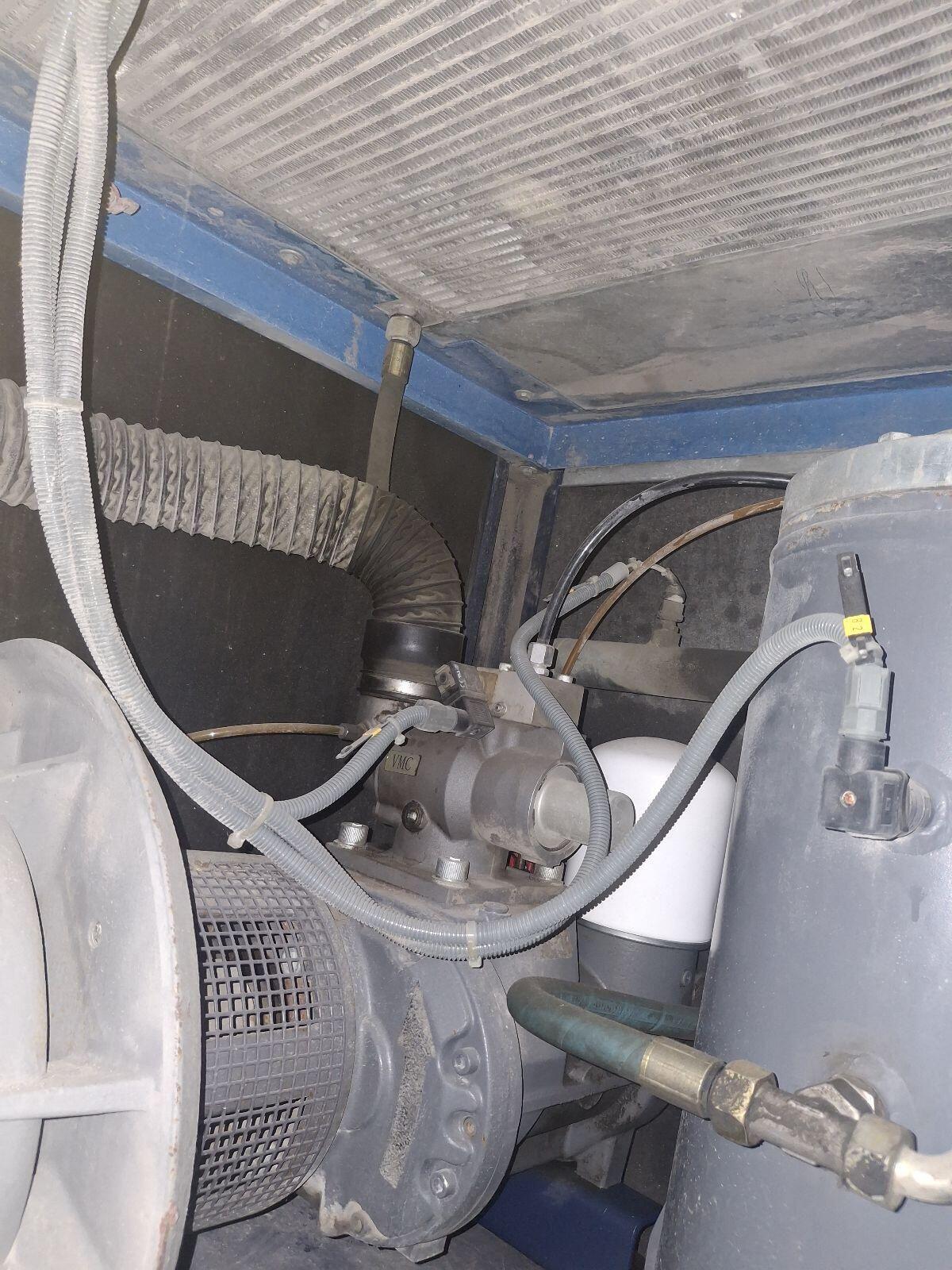 Schraubenkompressor CompAir L30-7,5A Werkstattkompressor 3