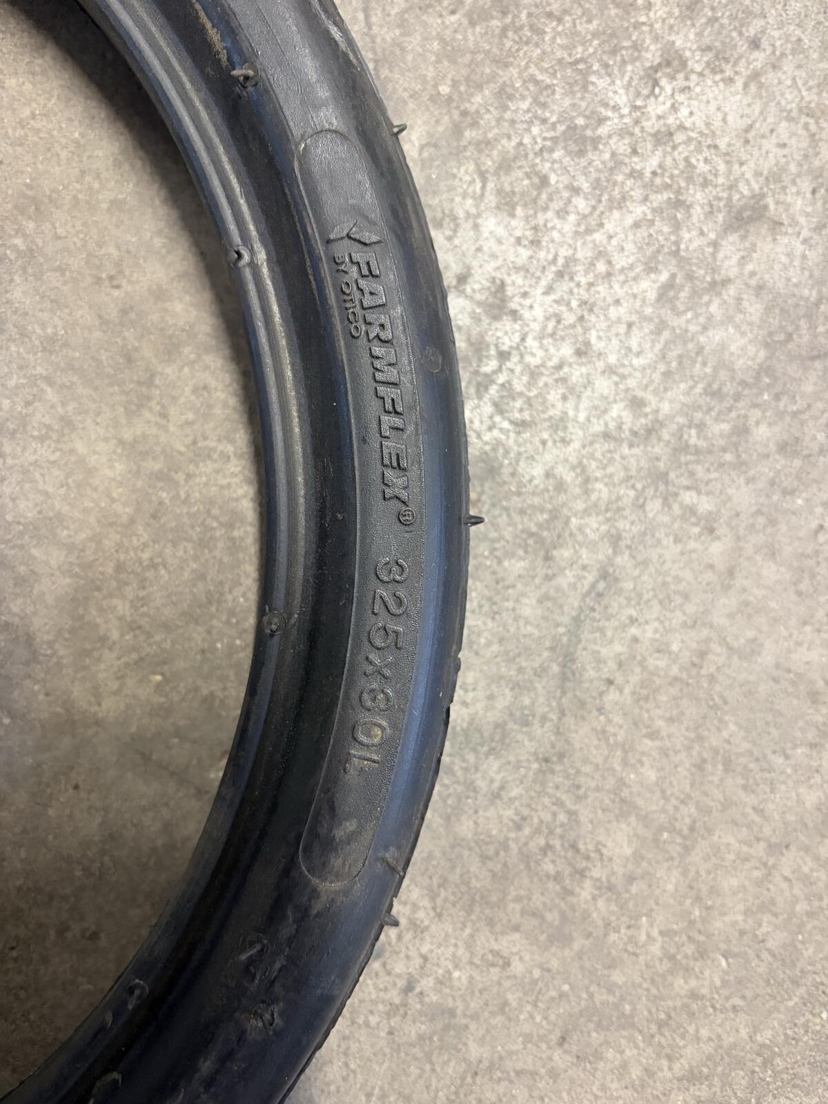 3x Farmflex 325x30L 2