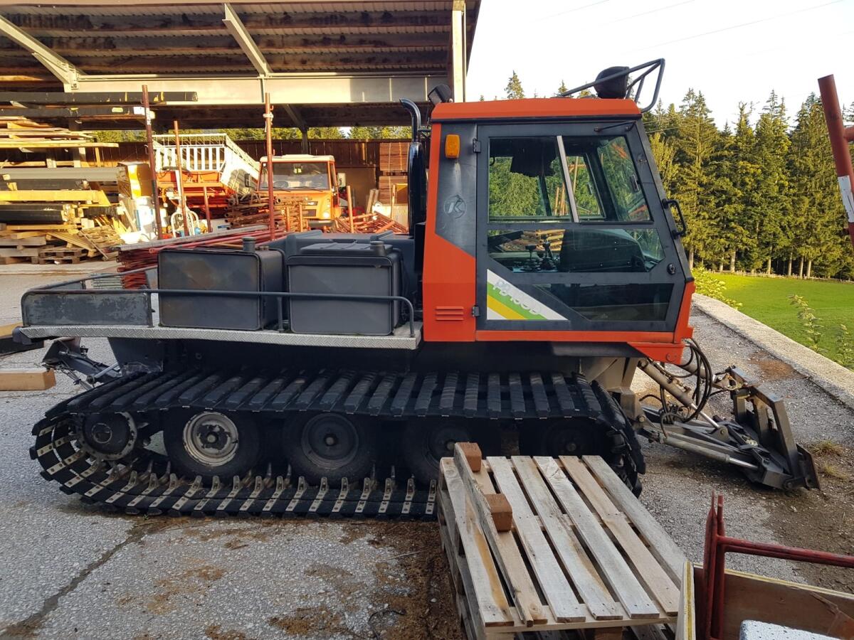 Kässbohrer Pistenbully PB130D 2