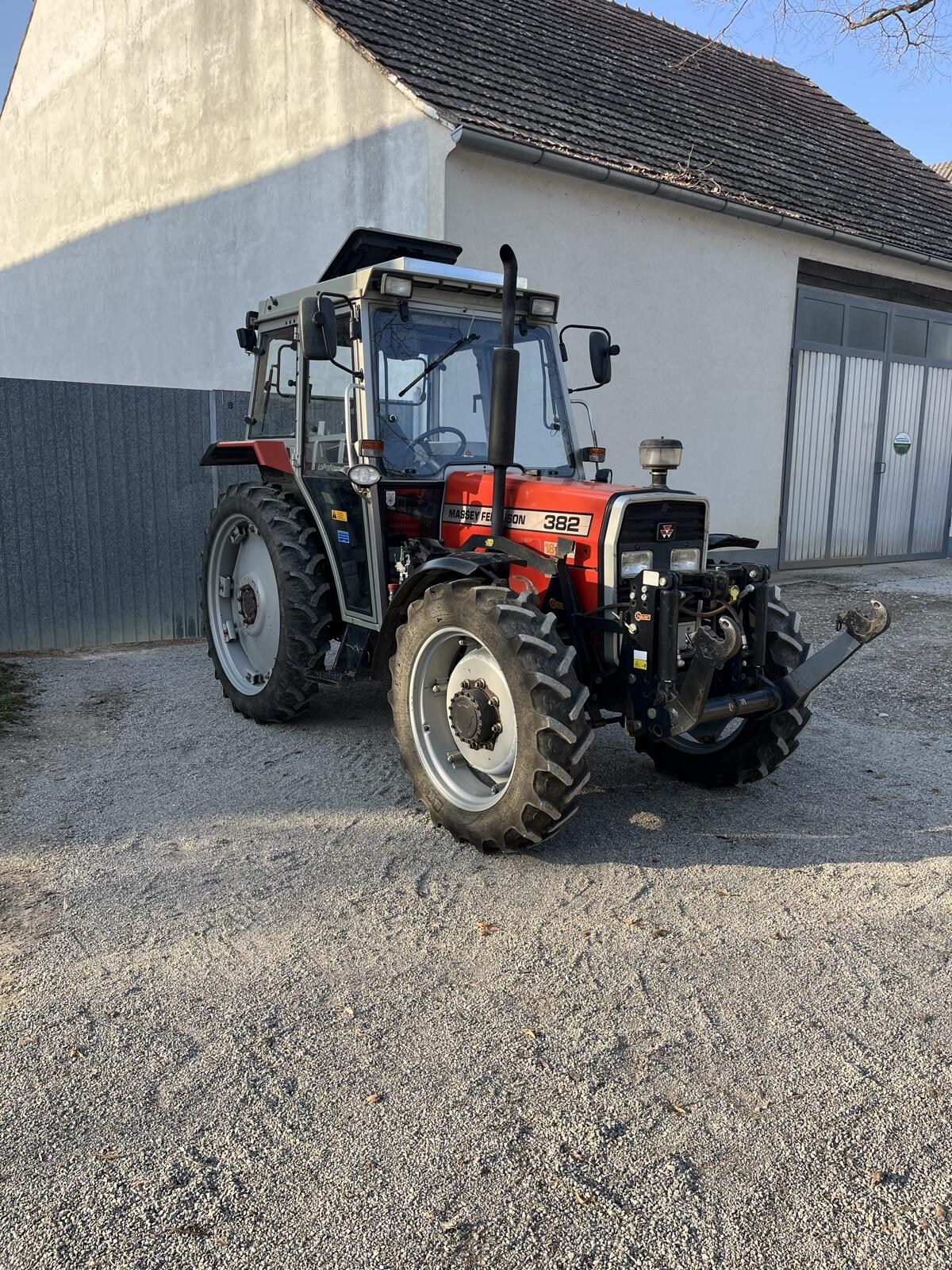 Massey Ferguson 382 2