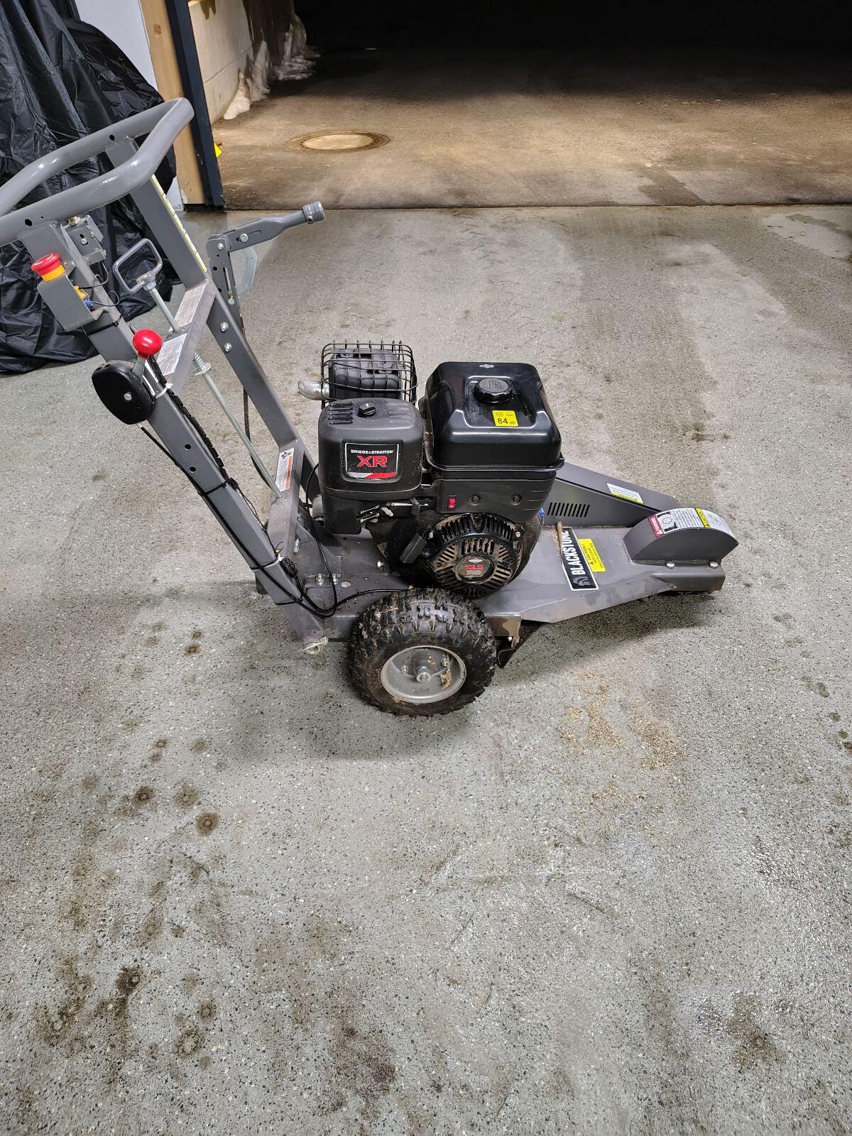 Baumstumpffräse Wurzelstockfräse 2