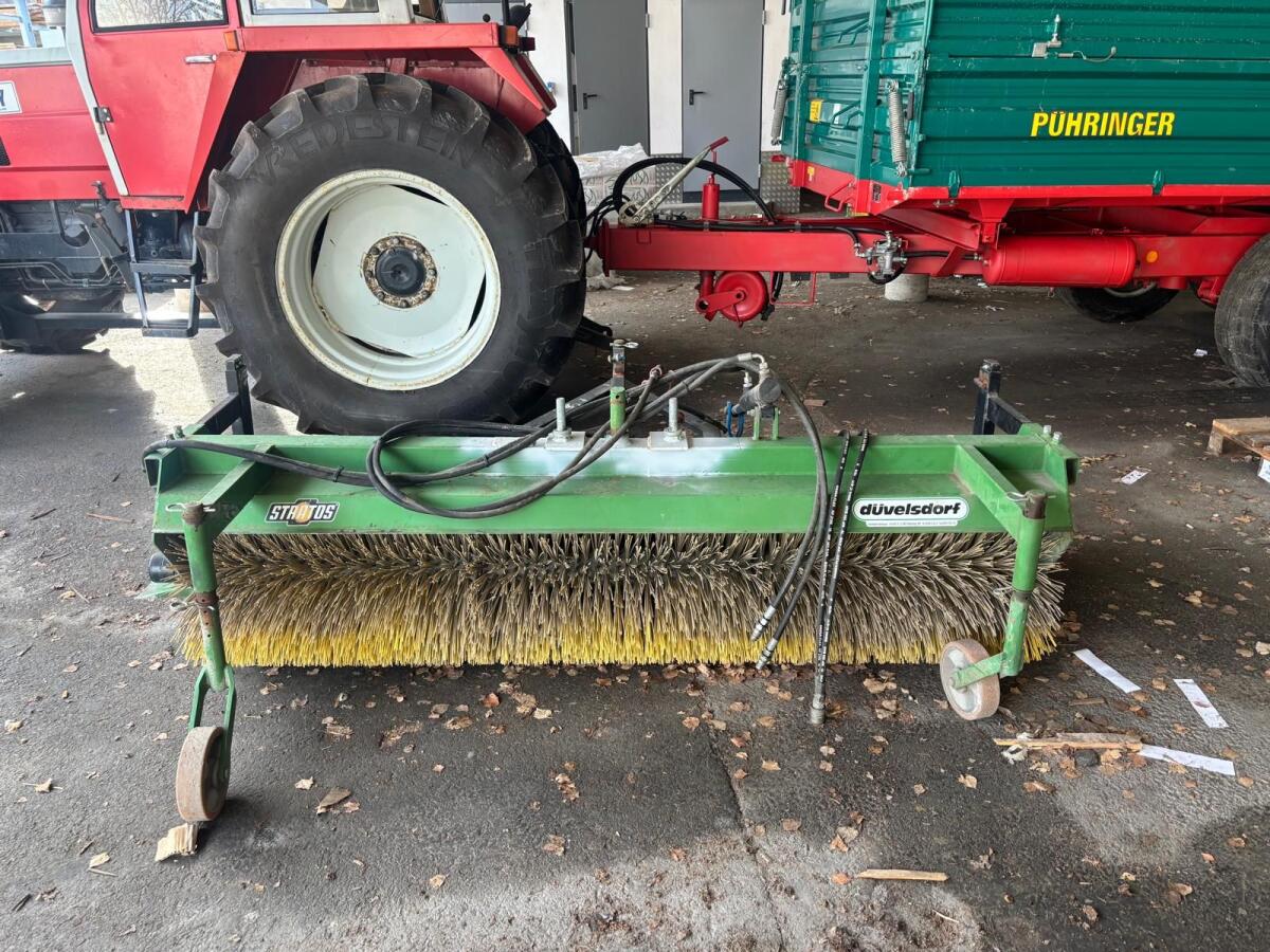 Kehrmaschine Agri Düvelsdorf 2