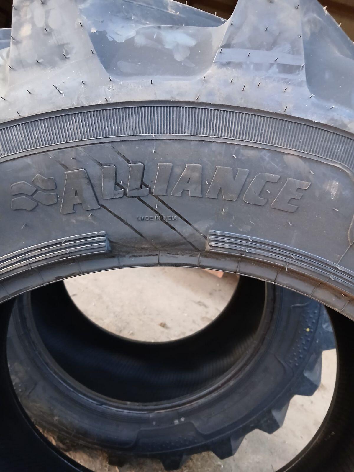 Neue Traktor Räder 600/65R38 2