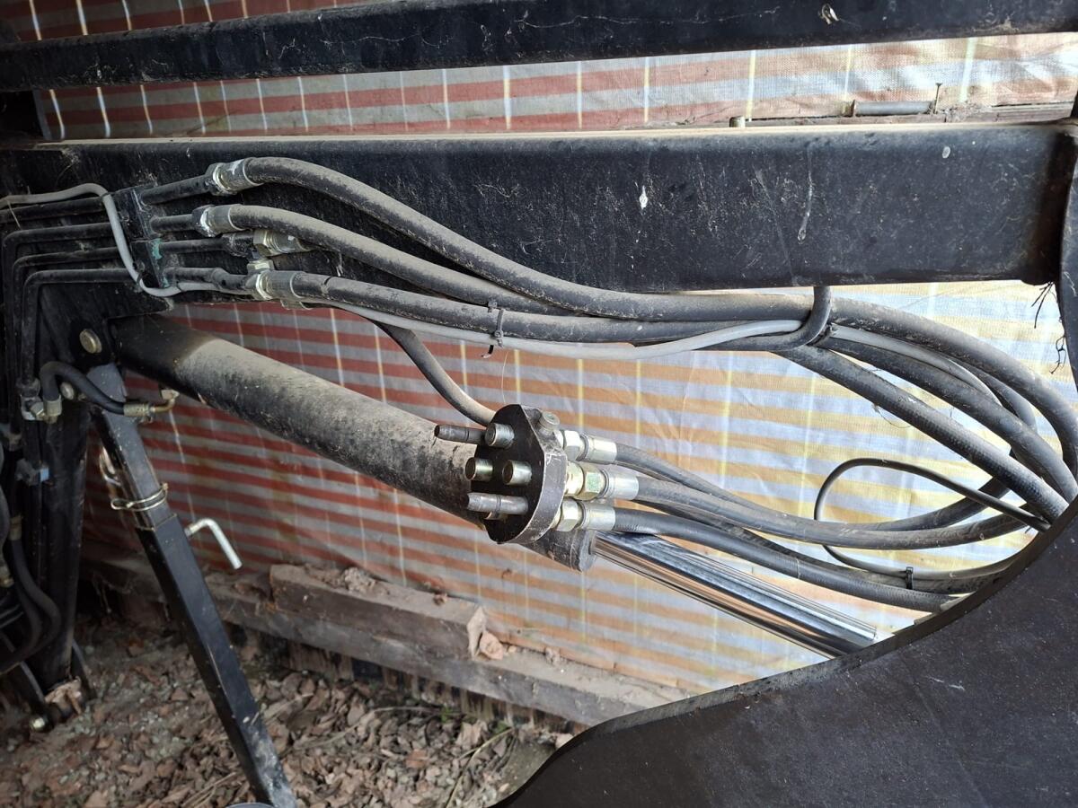 Hydrac Frontlader mit Konsole 2