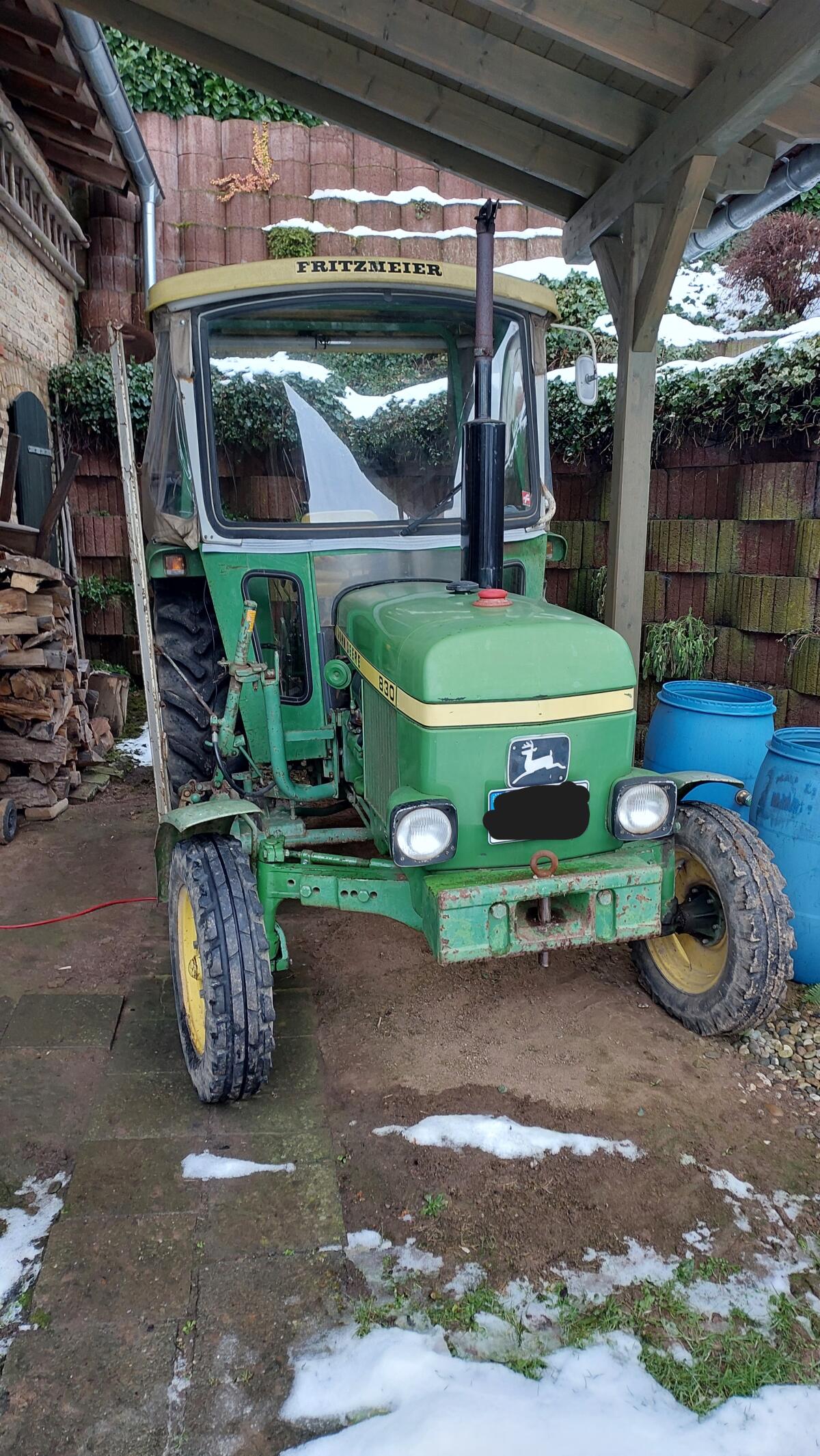 John Deere 830 2