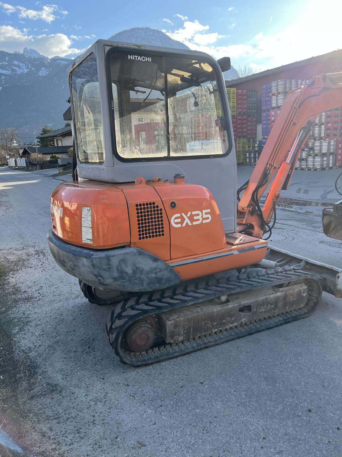 Hitachi EX35 3