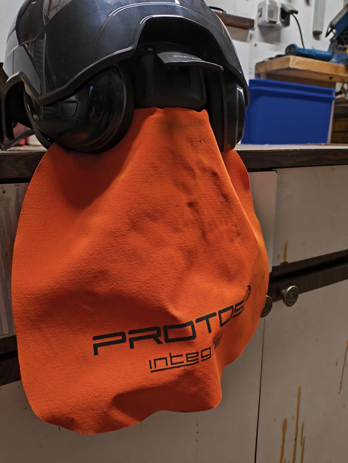 Pfanner Protos Nackenschutz 2