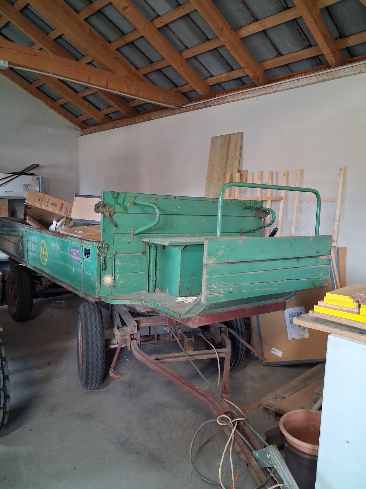 Steyr 545 mit Anhänger Fa. Brantner 3