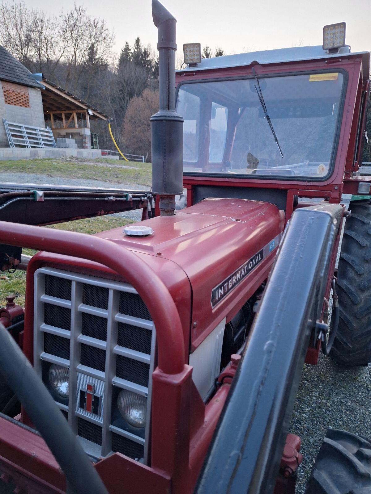 Patrick International Traktor 2