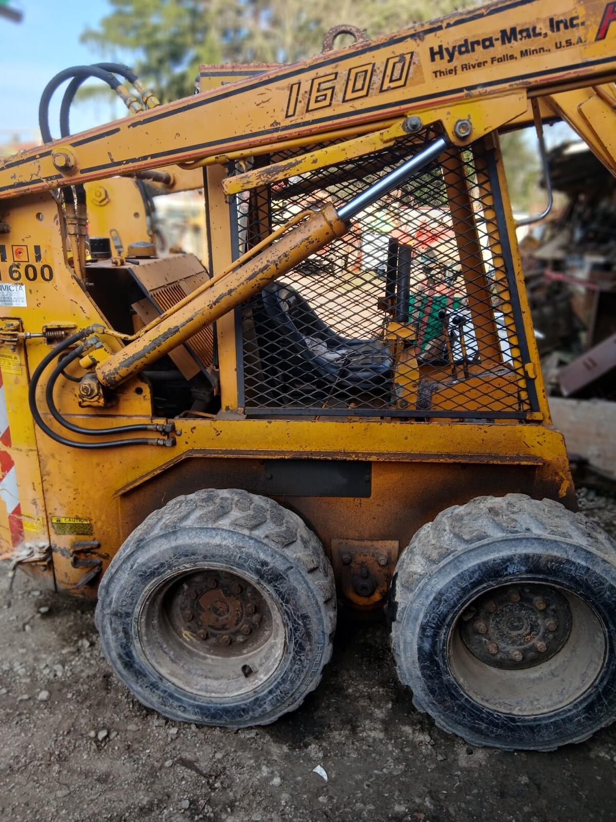 Bagger und Lader Massey Ferguson 50B 3
