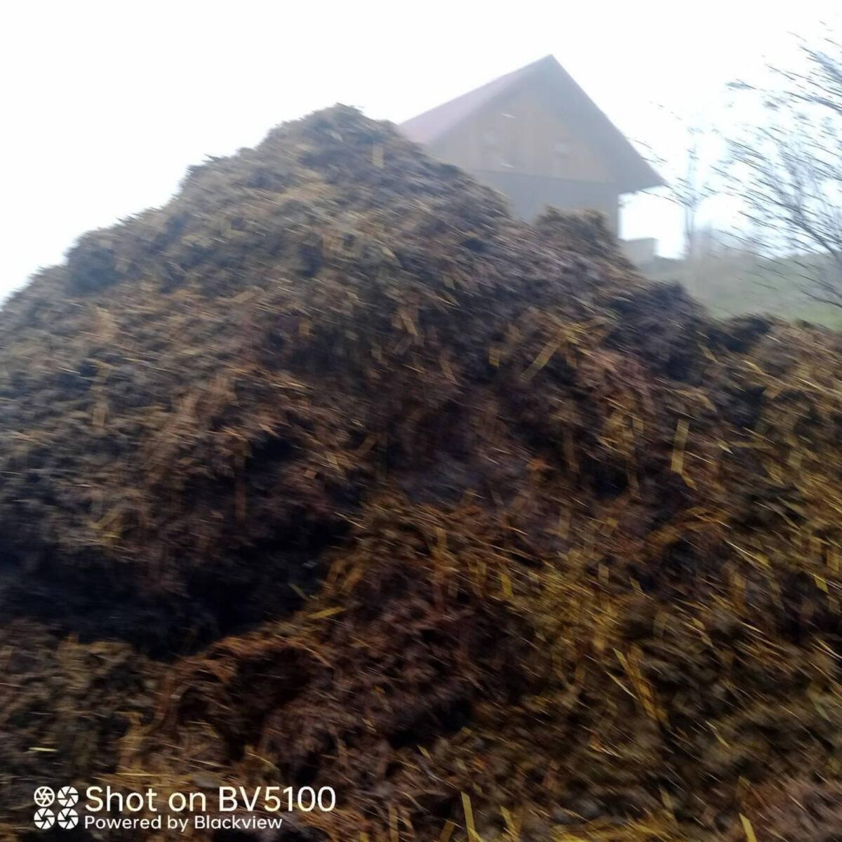 Mist gegen Strohballen 2