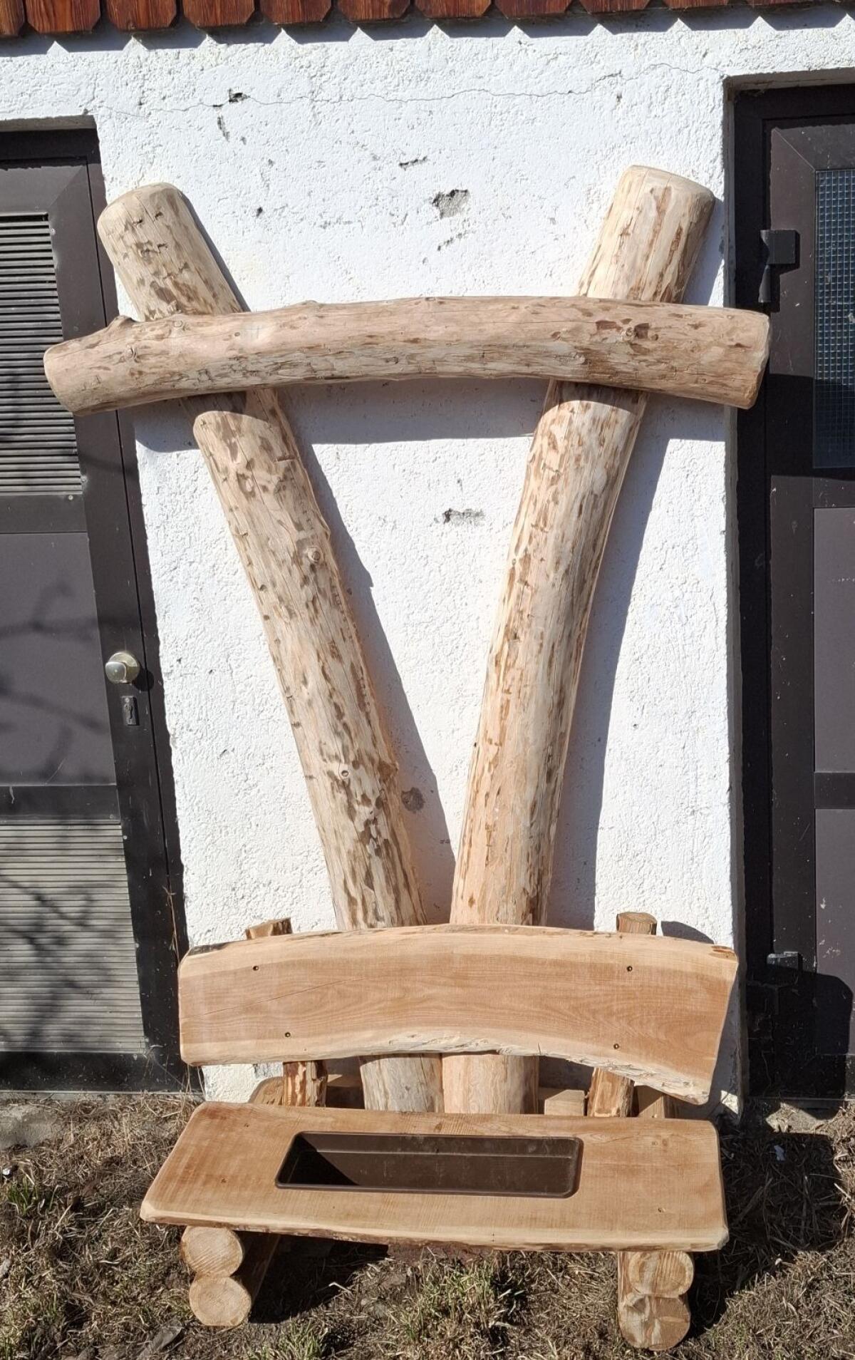 Wandsäule aus Lärchenholz 2