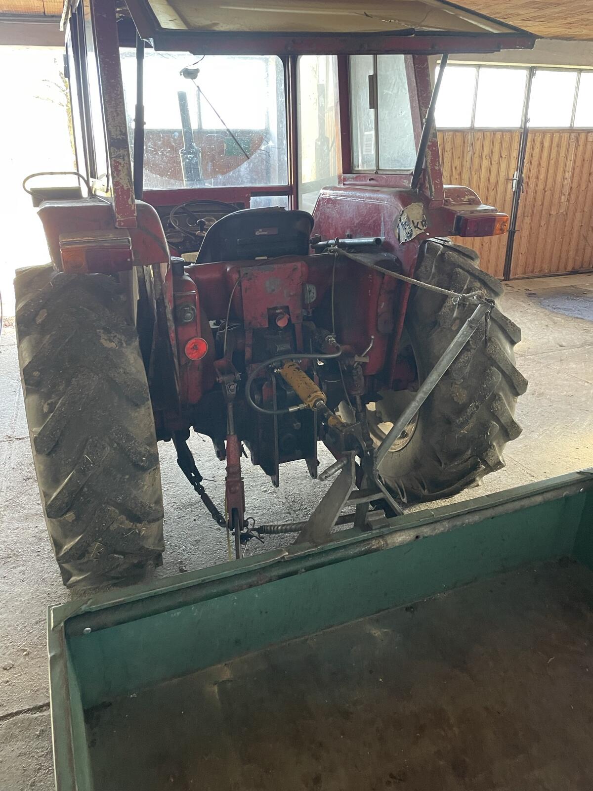 International 454 McCormick Traktor 3
