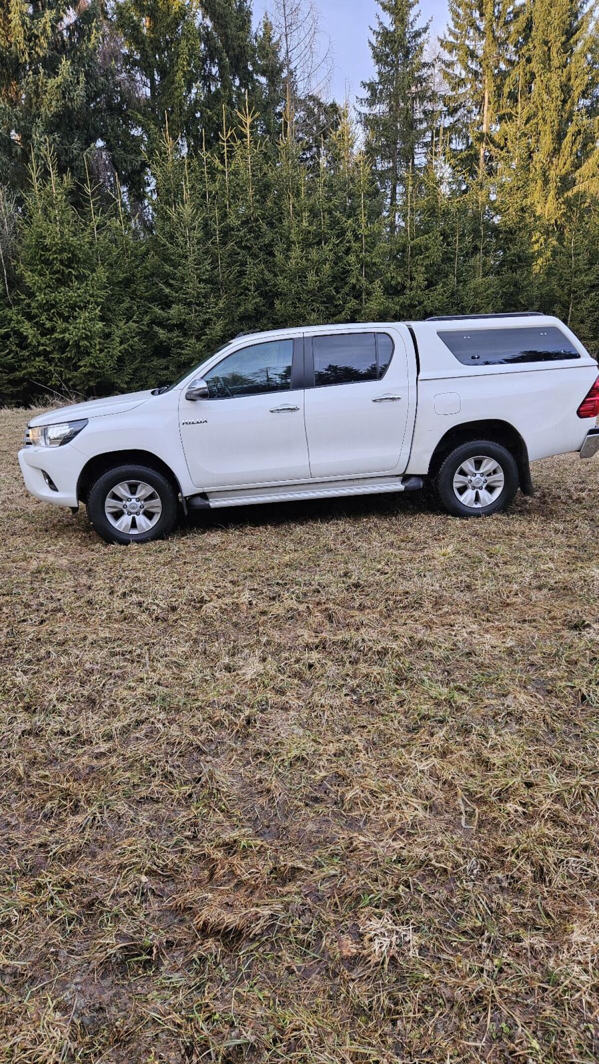 Toyota Hilux 2
