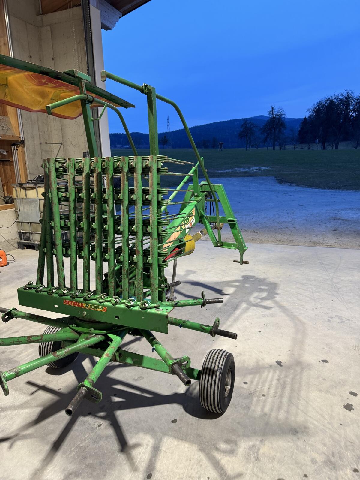 Schwader Stoll R335 4DS 2