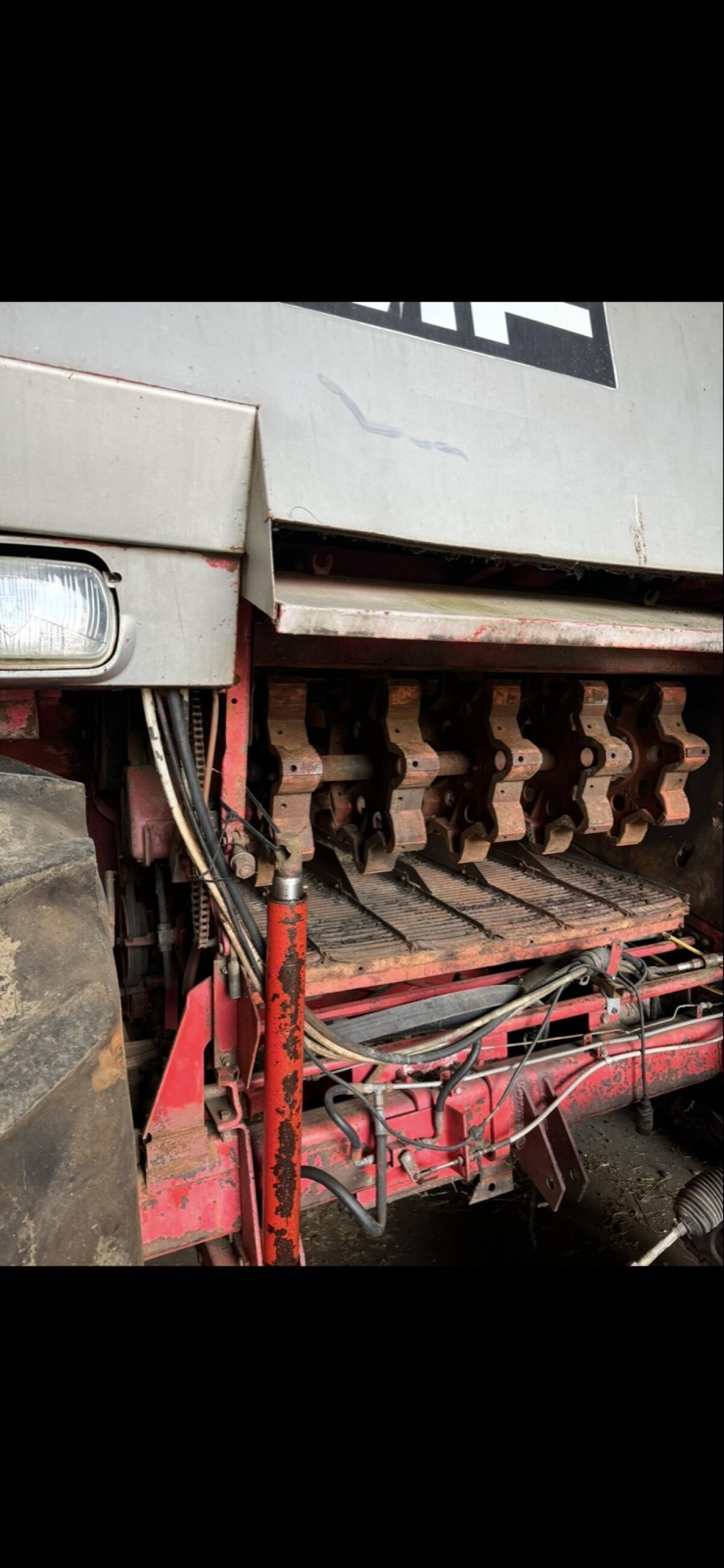 Mähdrescher MF 620 2