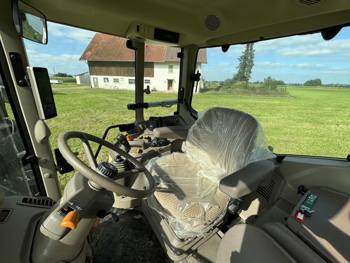 John Deere 6120M 3
