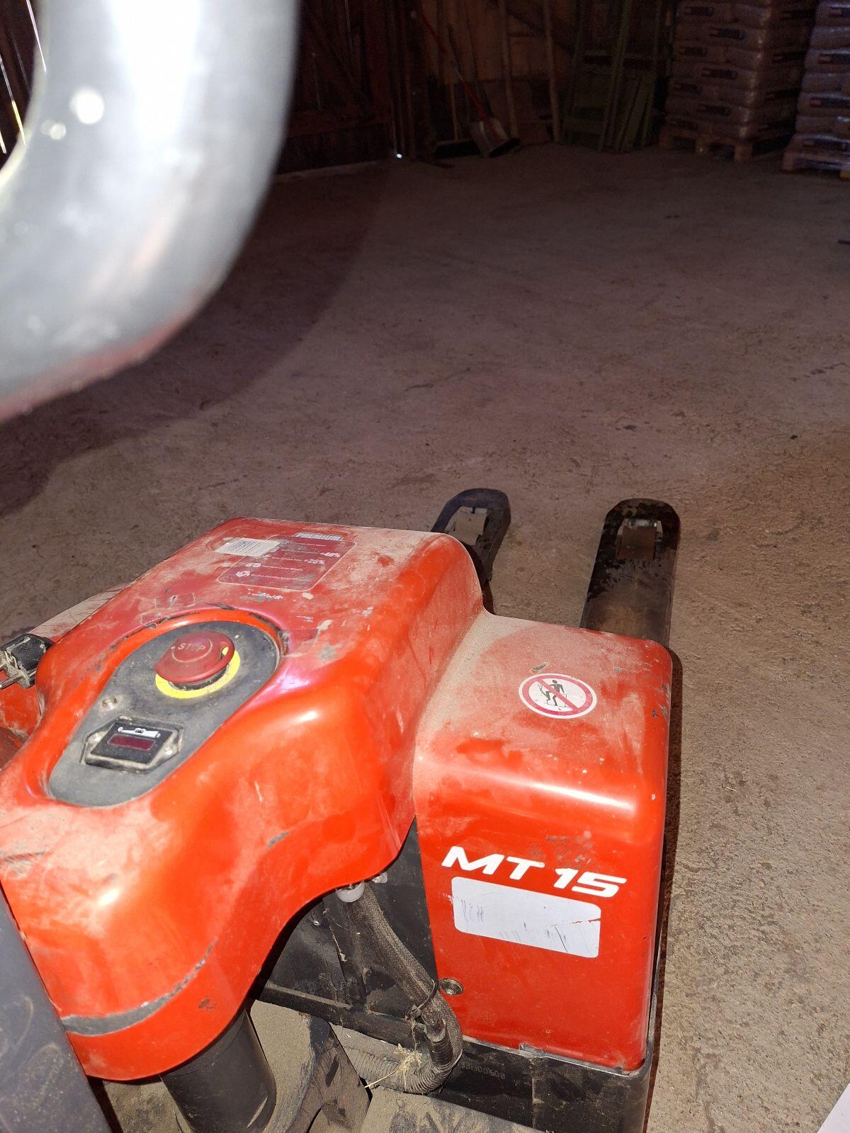 Linde Elektrohubwagen MT15 3