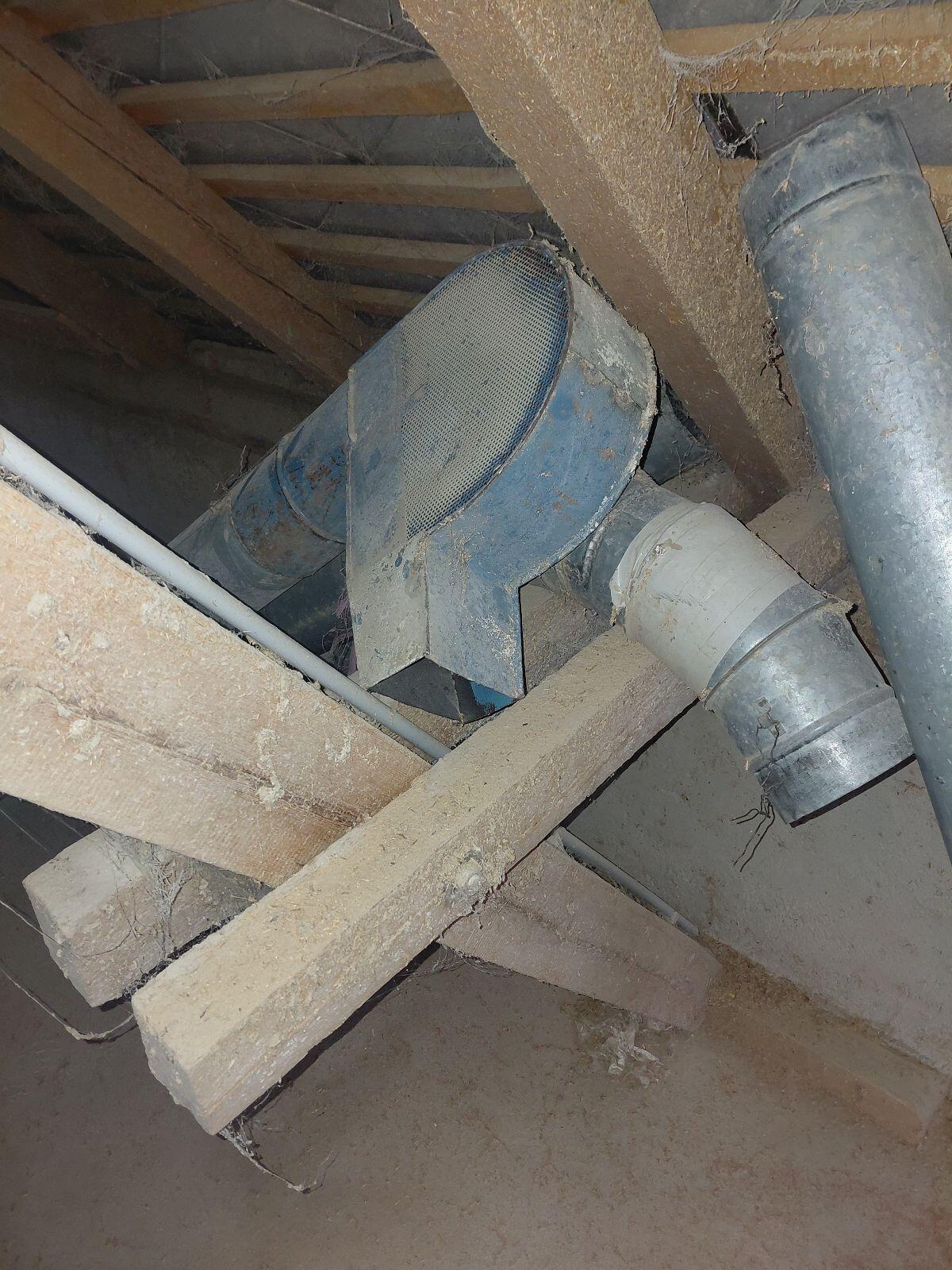 Getreidegebläse und Mühle 2
