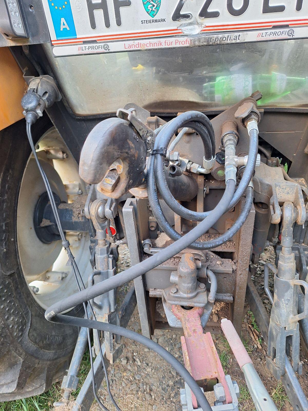 Renault Ceres 95X Traktor mit Frontlader 3