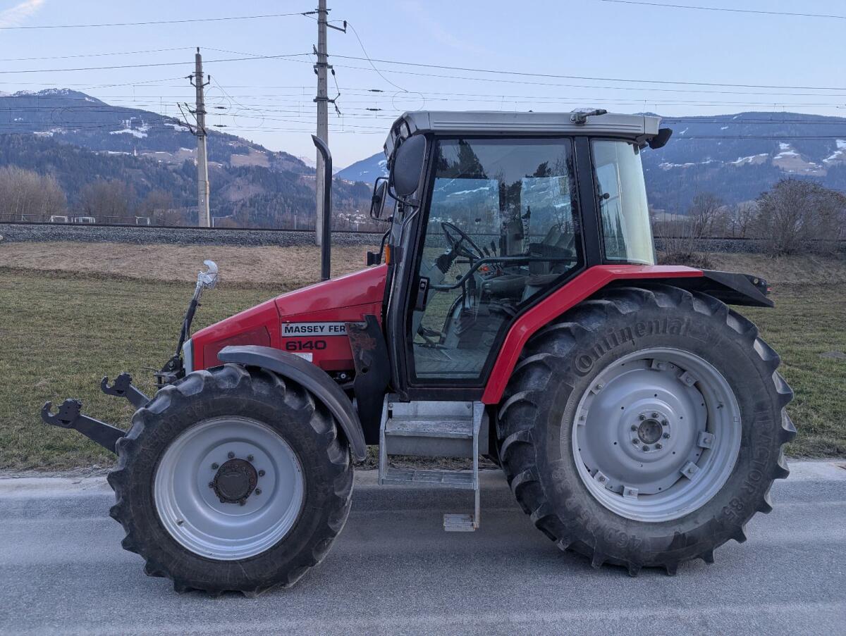 Massey Ferguson 6140 2