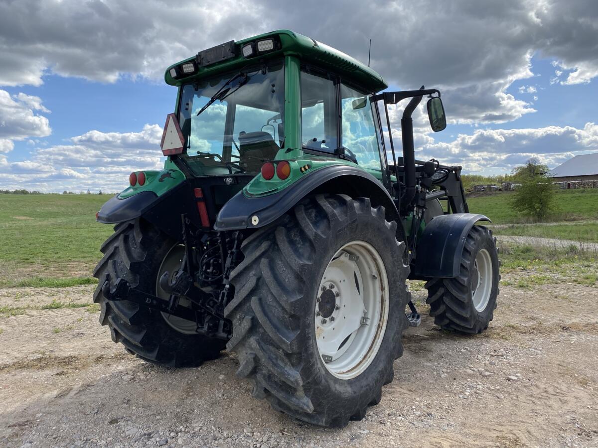 Valtra T130 Traktor 3