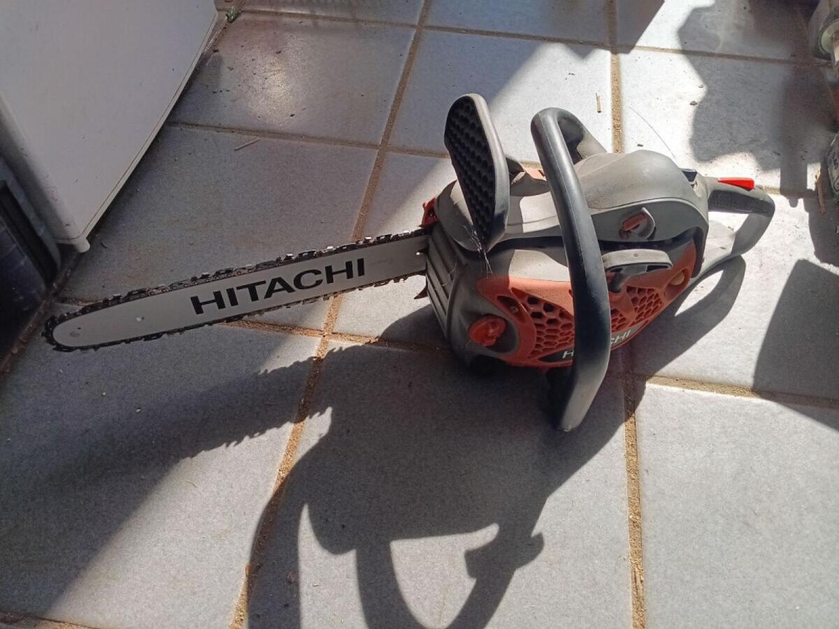 Hitachi Motorsäge CS33EA 2