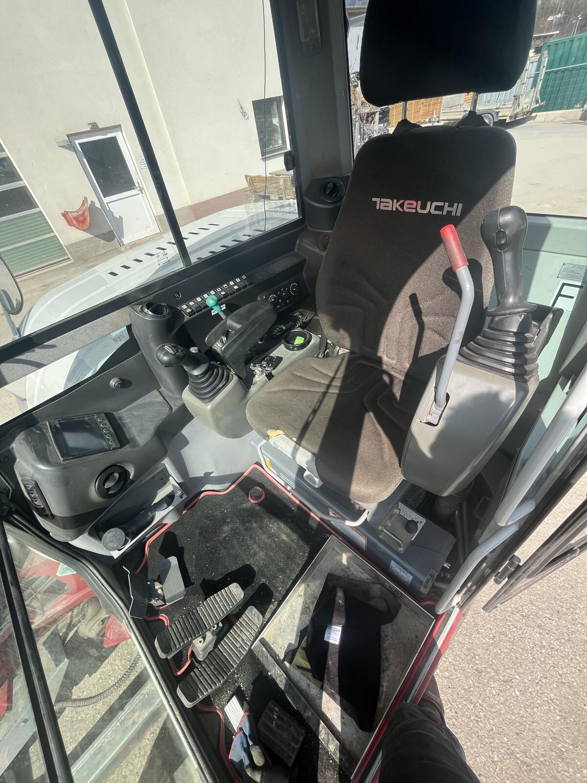 Takeuchi TB290 Bagger Powertilt Martin 3