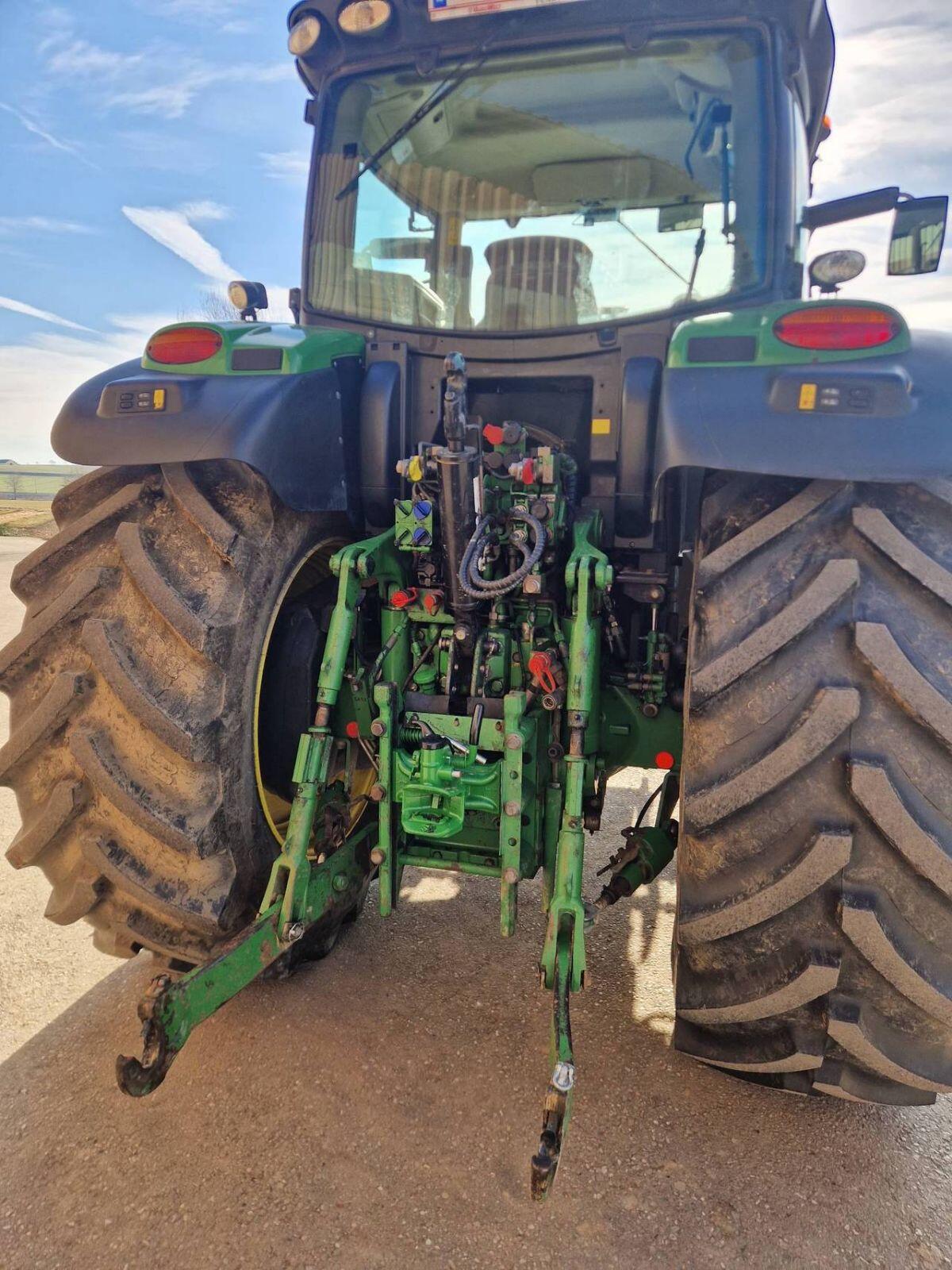 6210R John Deere 2