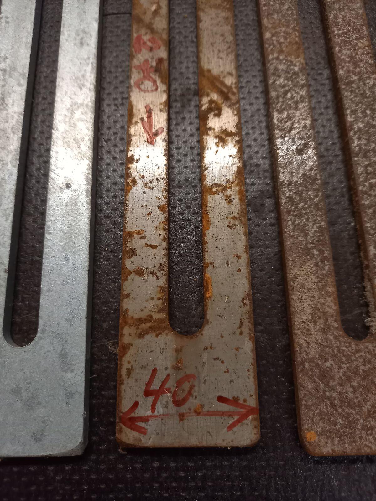 Flacheisen mit Schlitz und 3 mm Bleche 3