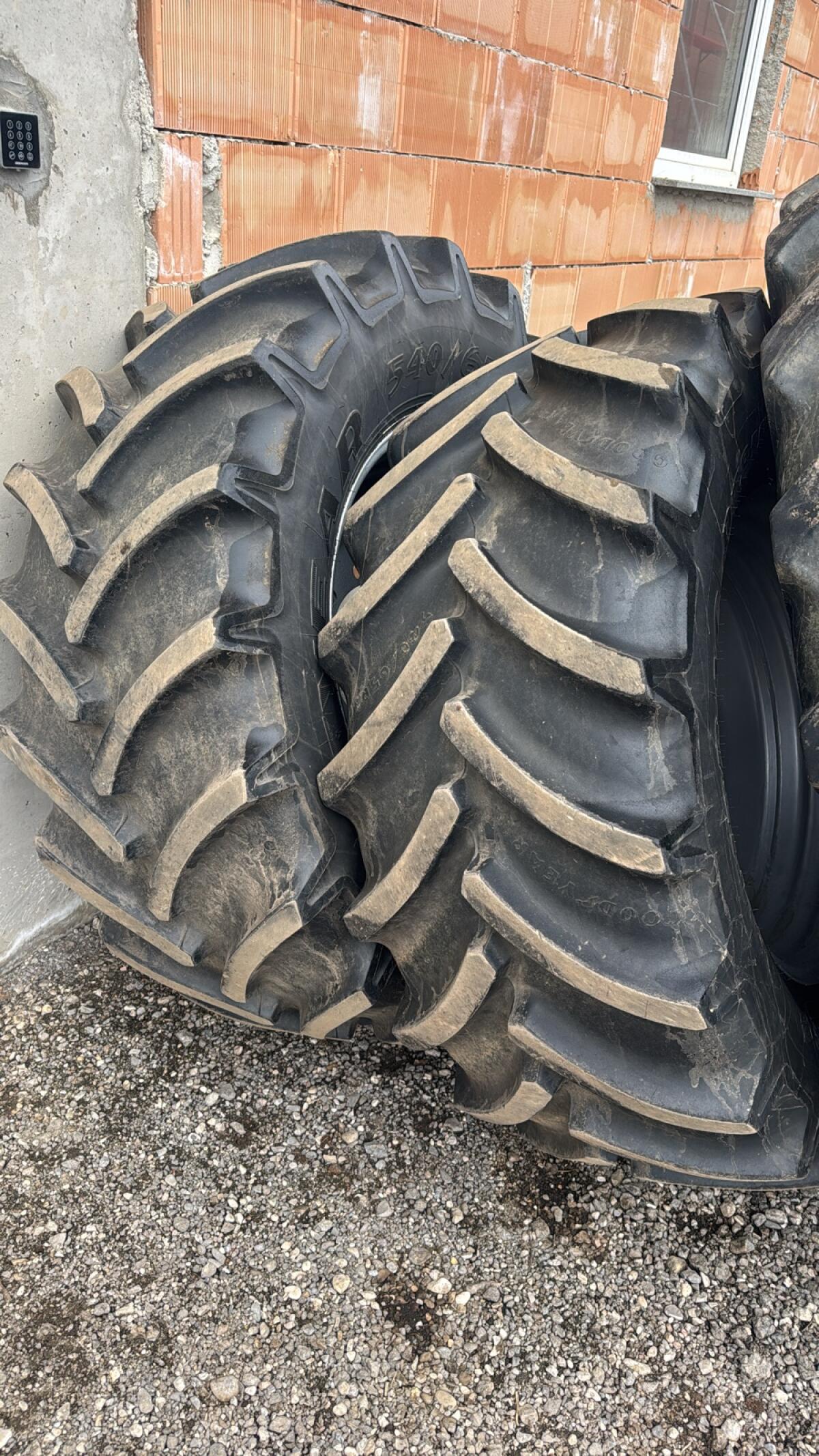 CASE CVX s’Matic Kompletträder 2