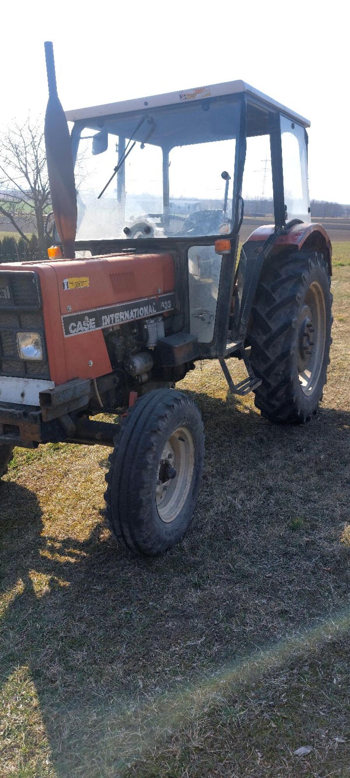 Traktor IHC 533 3
