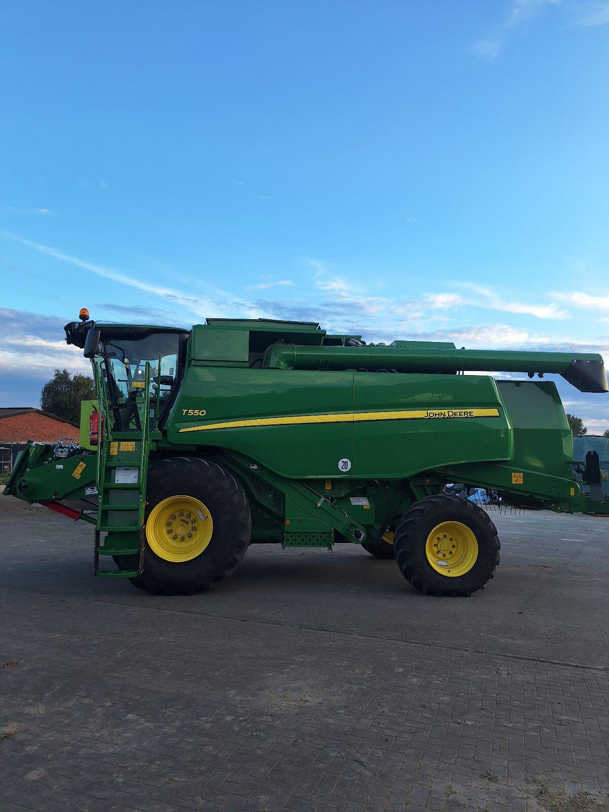 John Deere T550 Mähdrescher 2