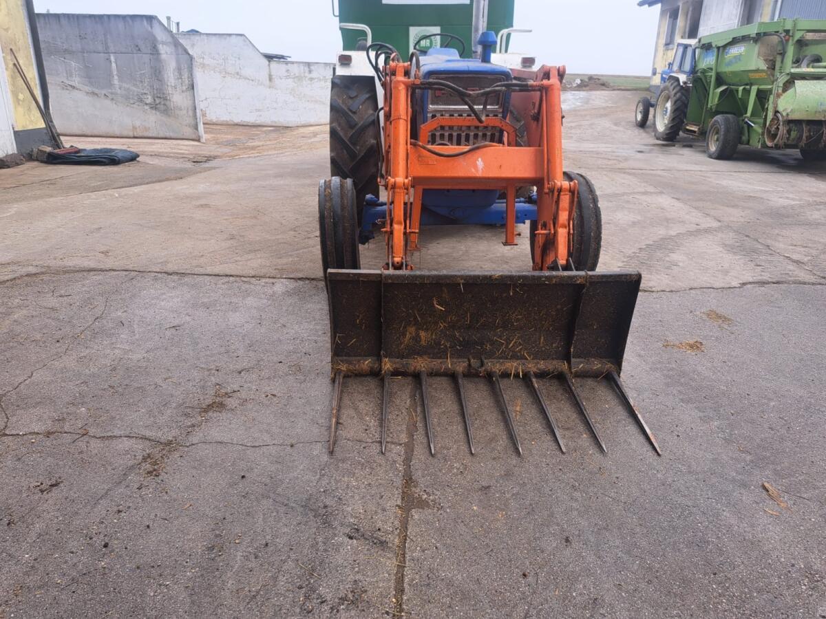 Ford 5000 mit vollhydr. Frontlader 3