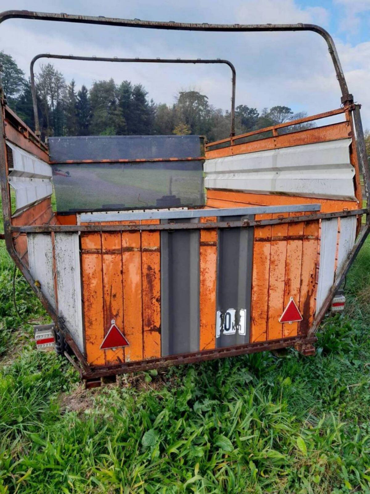 Kratzbodenanhänger 3