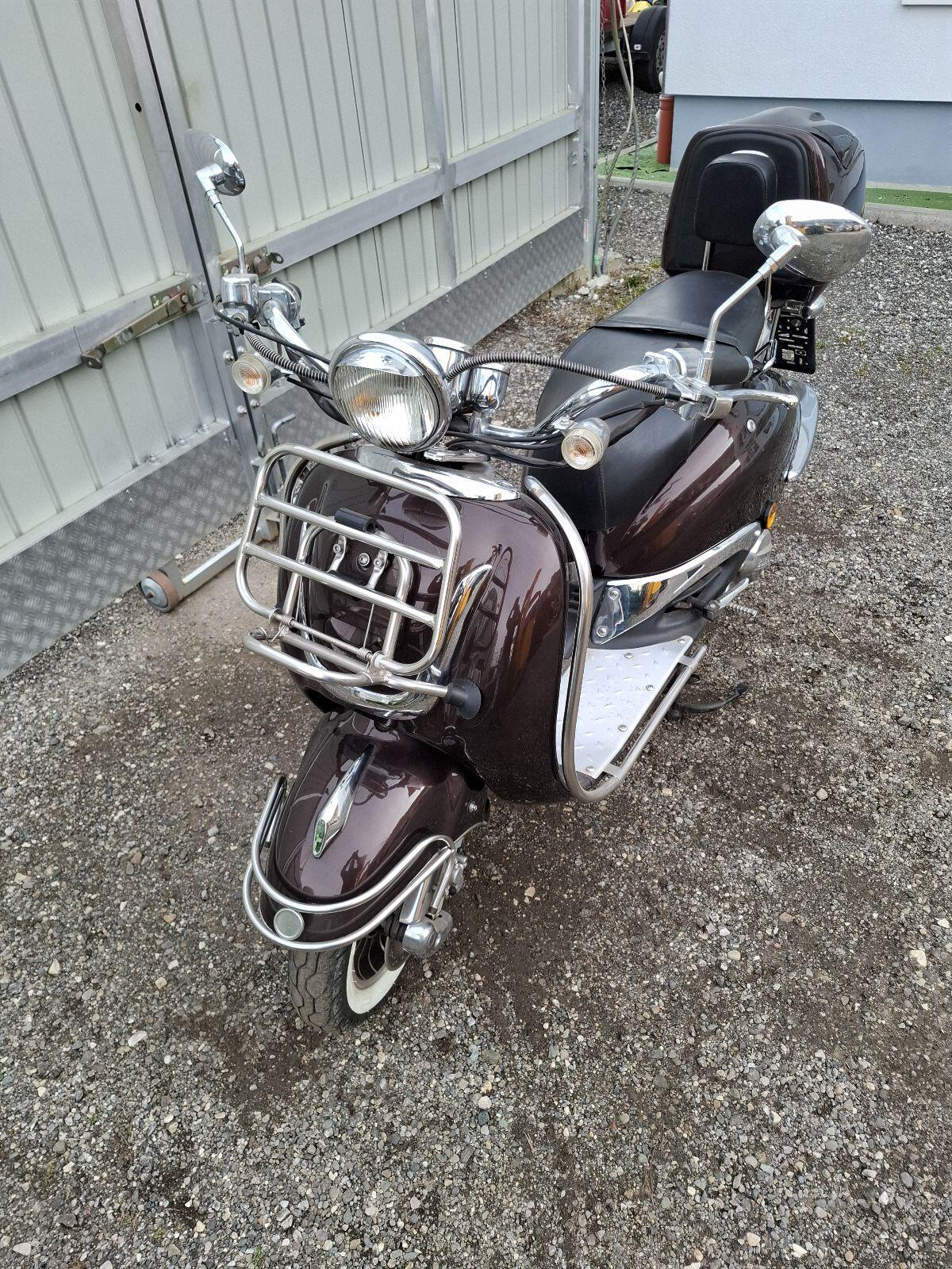 125 Motorrad  Roller 6006 3