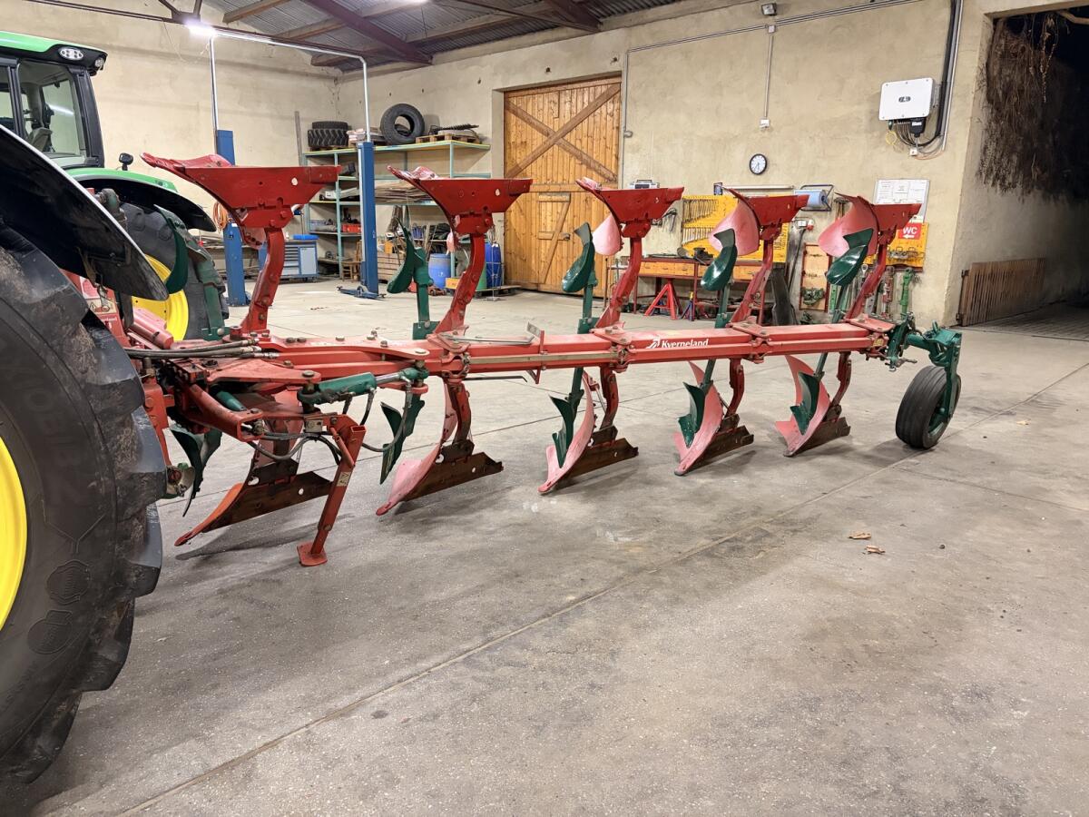 5- Schar Pflug Kverneland LS 3