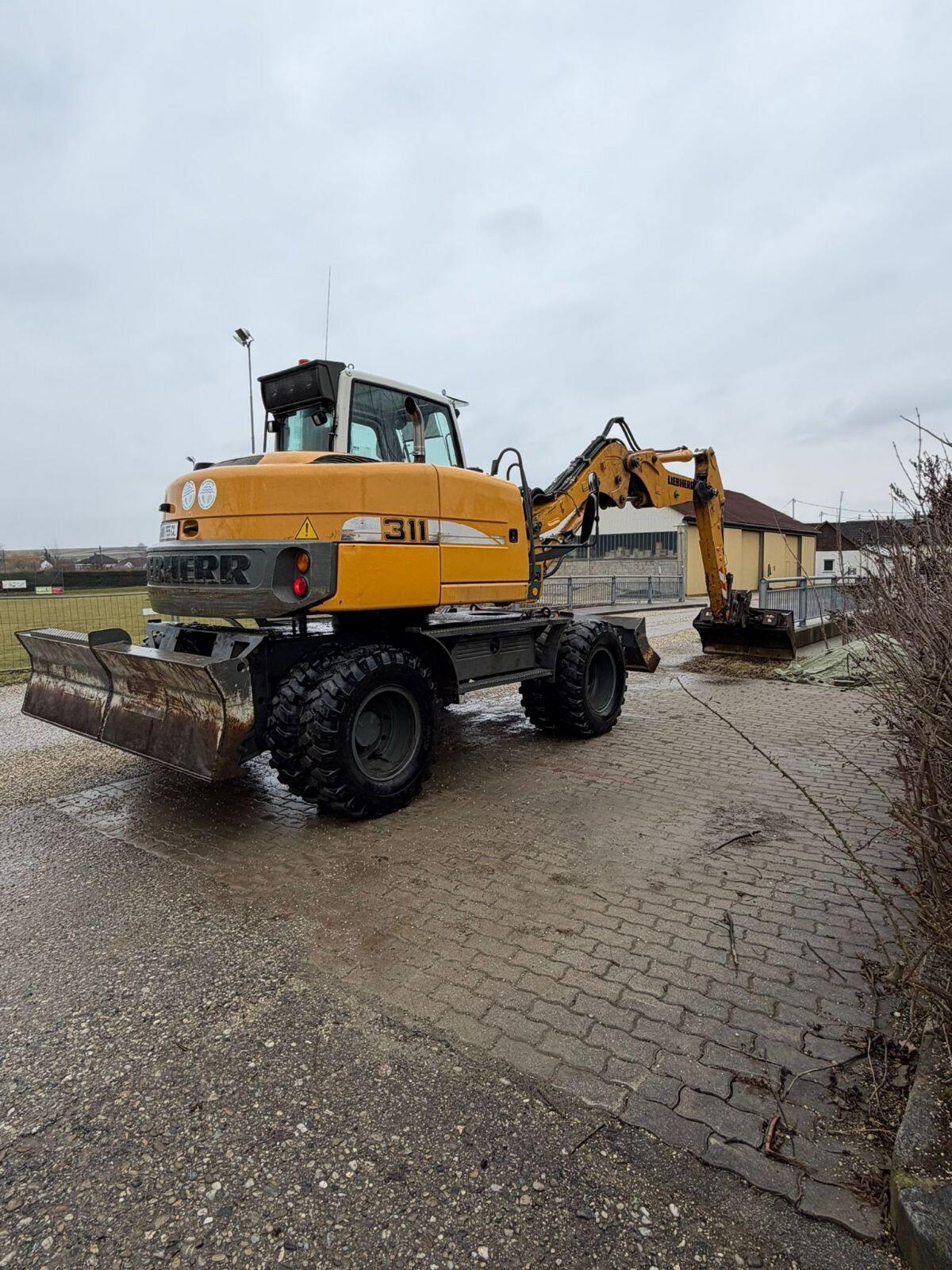 Liebherr Mobilbagger A311 3