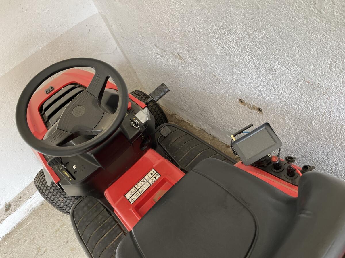 Rasenmähertraktor 2