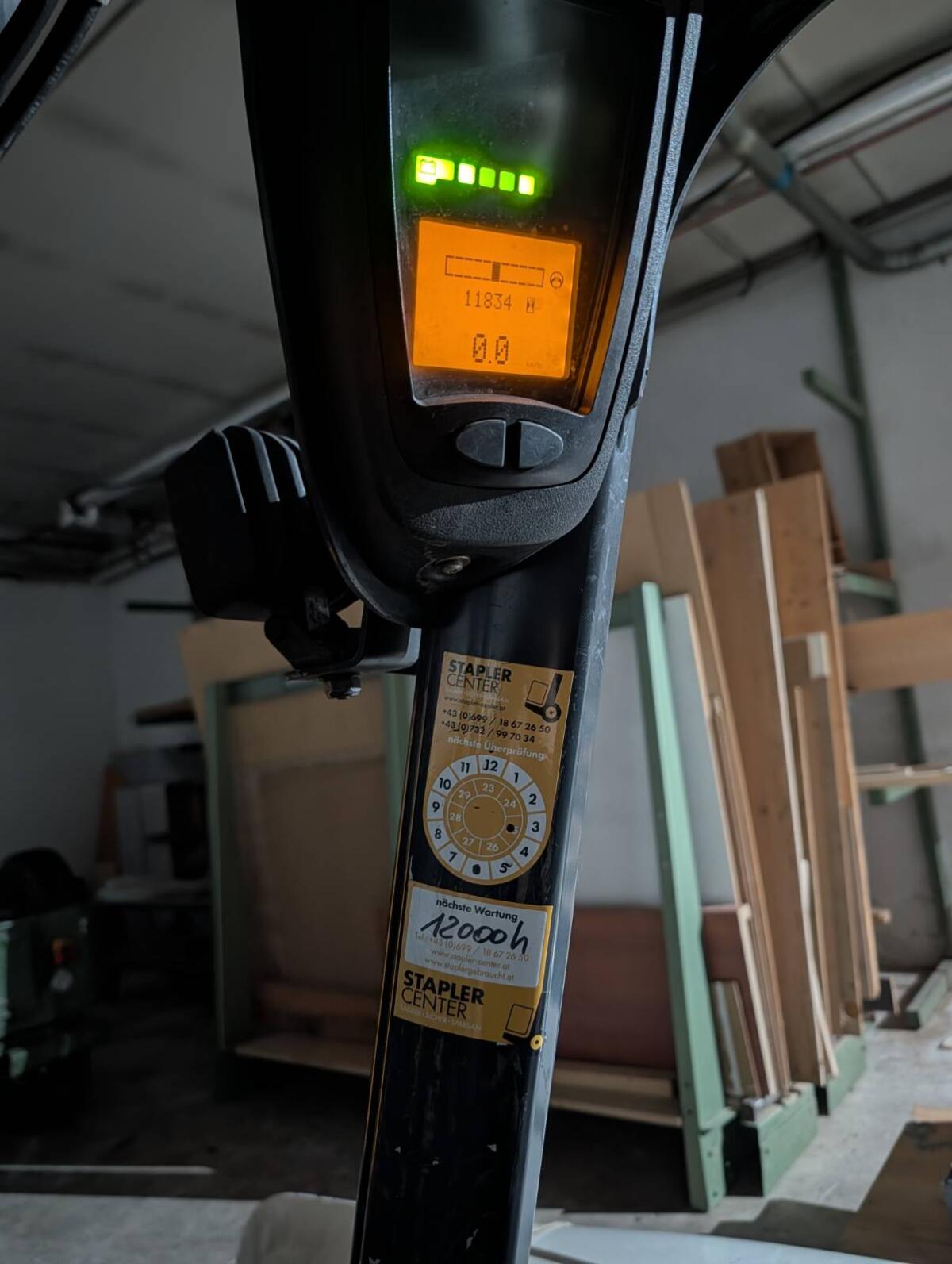 Linde Stapler inkl. Ladegerät 2