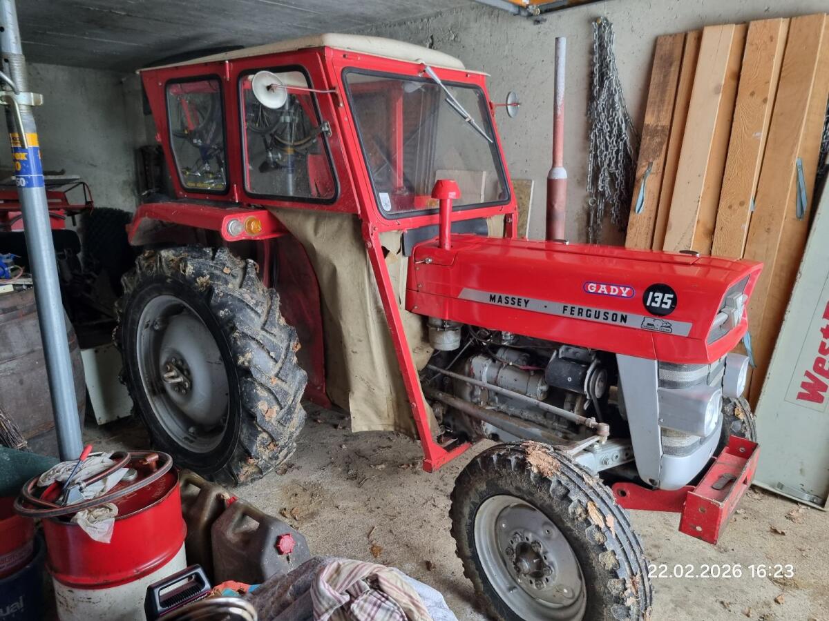 Massey Ferguson 135 2