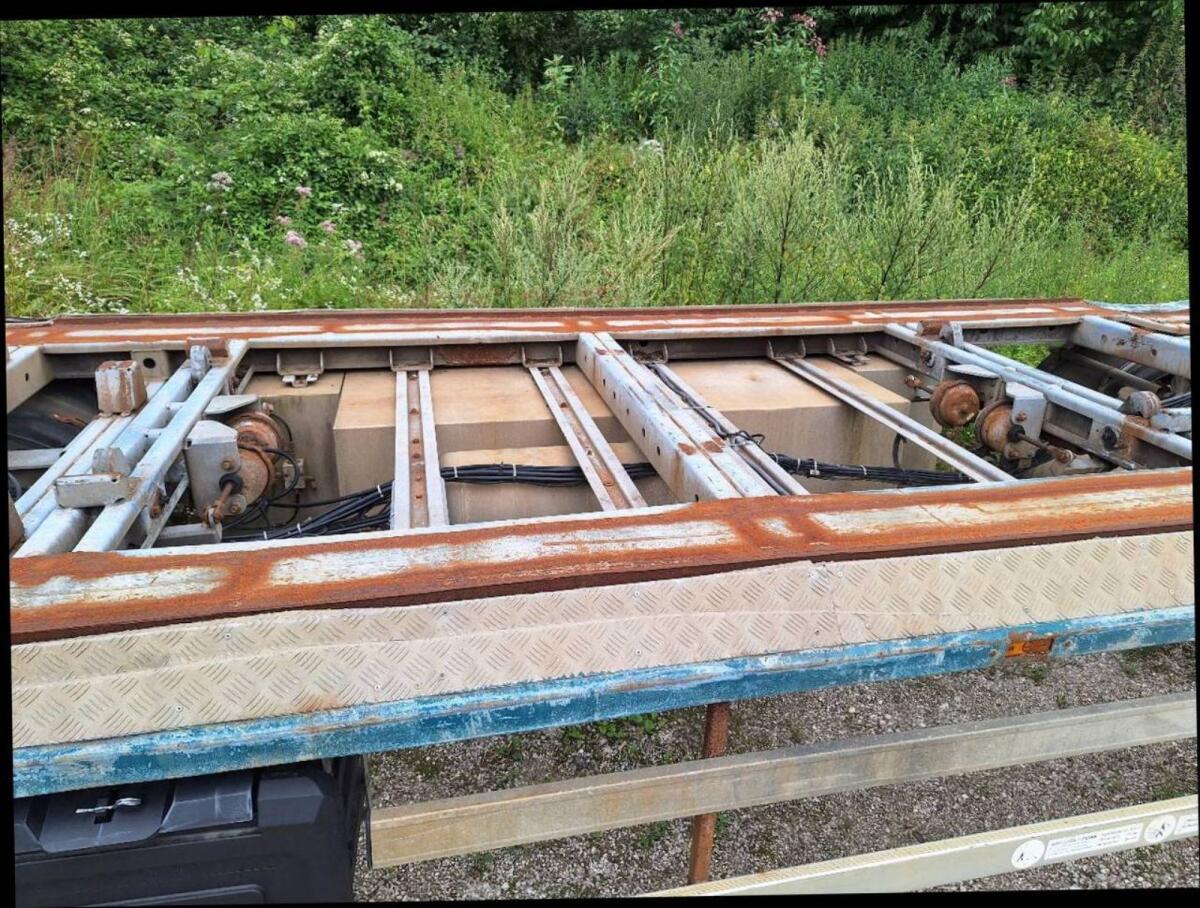 Hänger für Abrollcontainer 3