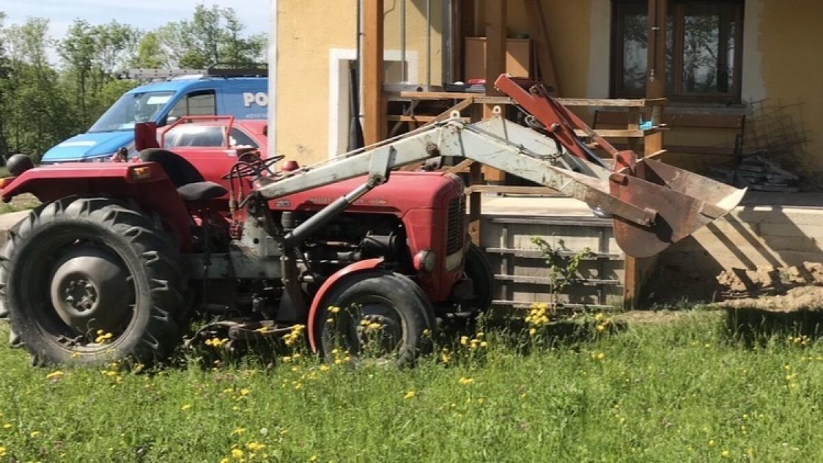 Massey Ferguson 35x mit Frontlader 3