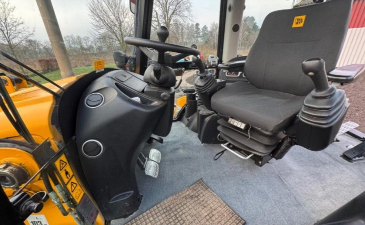 JCB 4 CX 14H4WA, Baggerlader 3