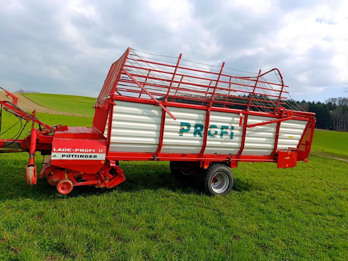 Pöttinger Ladewagen 2