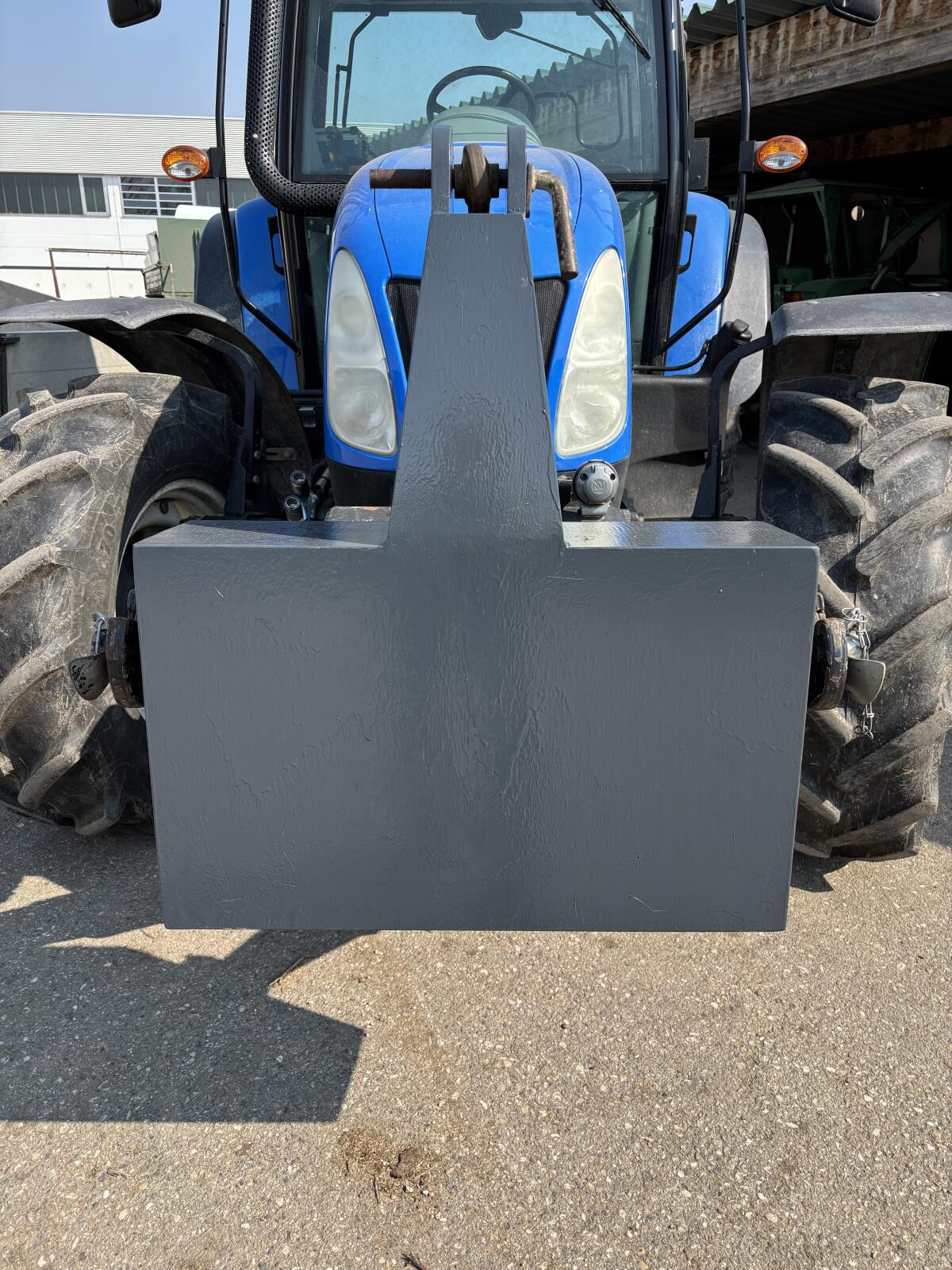 Front-/Heckgewicht 700 kg 2