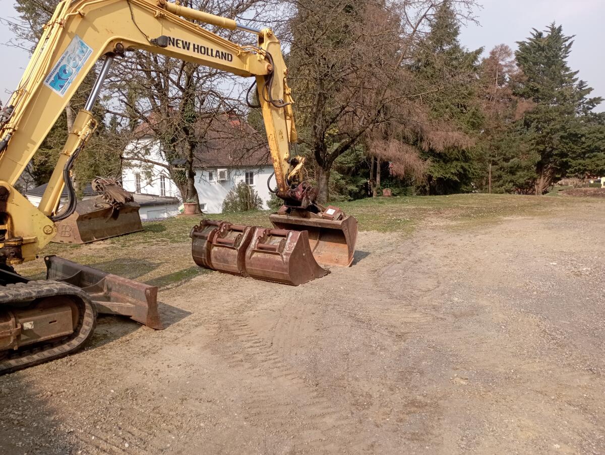 Minibagger New Holland E80 3